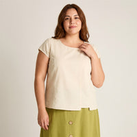 Blusa Arena Manga Corta Calce Holgado en modelo plus size