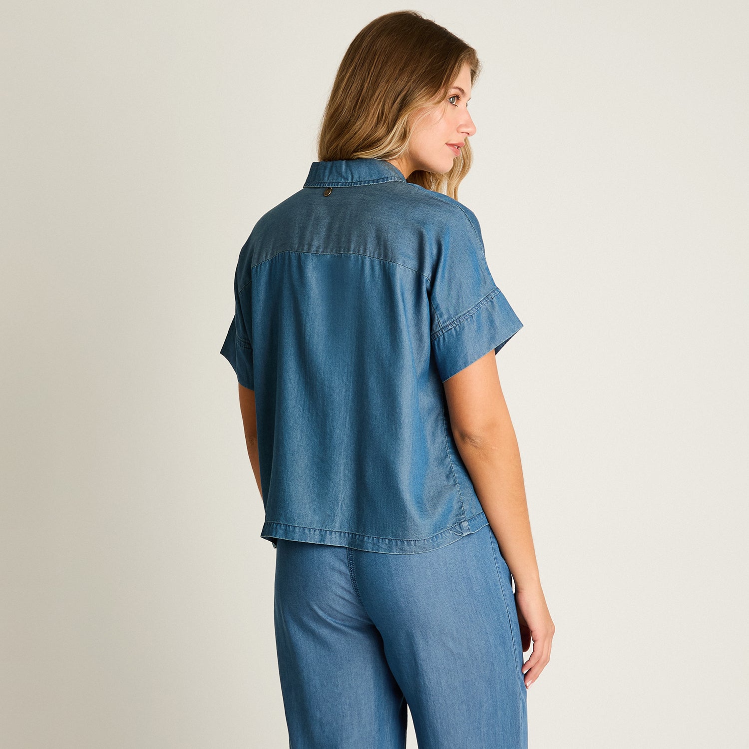 Blusa Azul Manga Corta No Elasticado Sin Forro Calce Normal