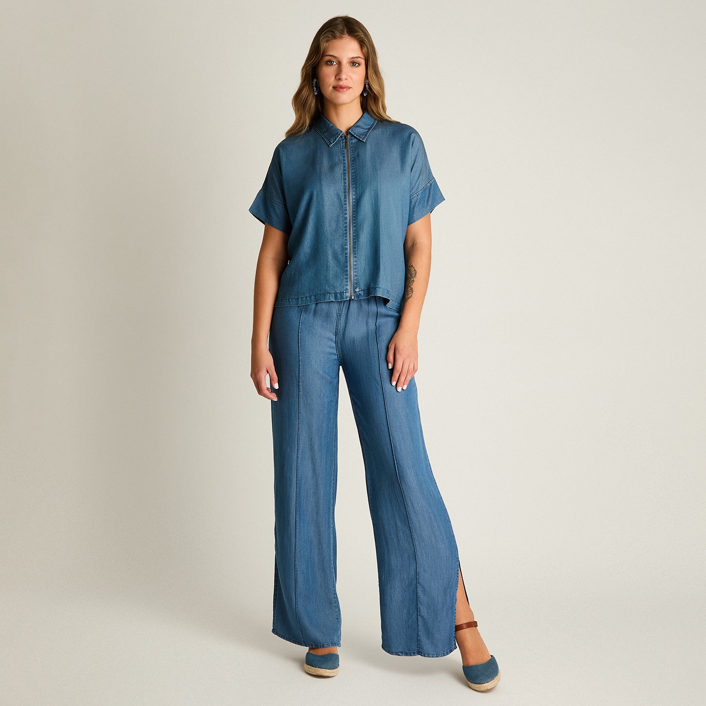 Blusa Azul Manga Corta No Elasticado Sin Forro Calce Normal