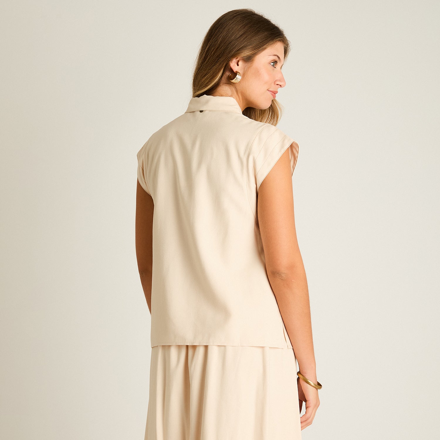 Blusa Arena Manga Corta No Elasticado Sin Forro Calce Normal