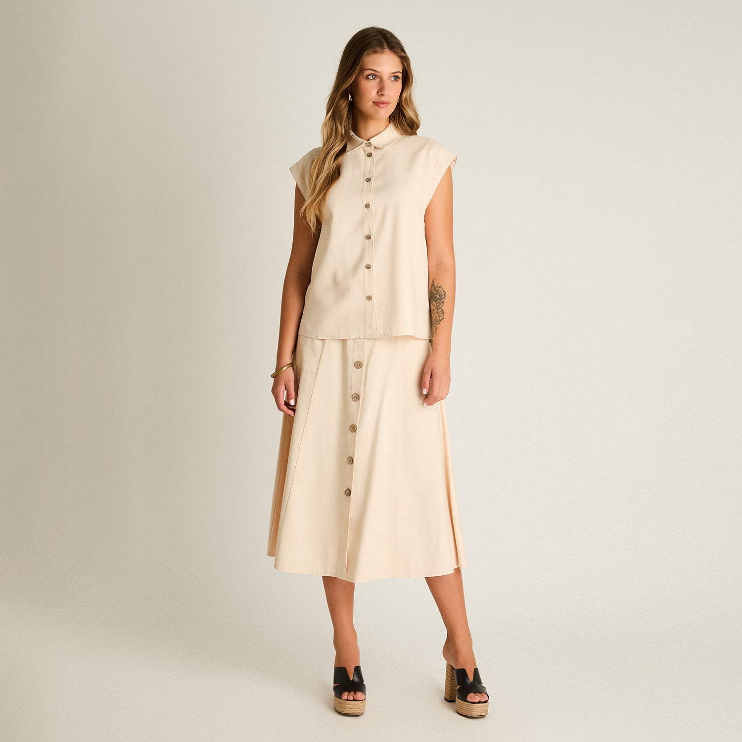 Blusa Arena Manga Corta No Elasticado Sin Forro Calce Normal