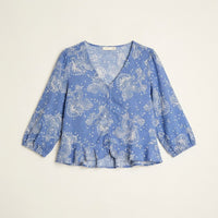 Blusa Azul Manga 3/4 Estampado Mediterráneo en plano