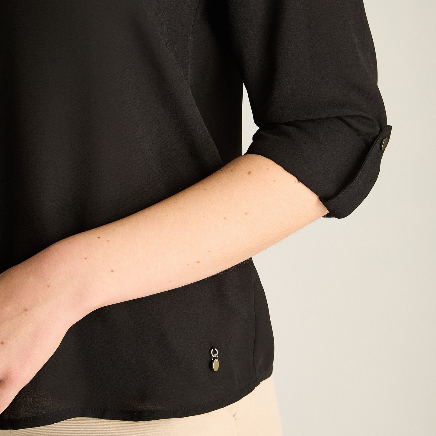 Blusa Negro Manga Larga Elasticidad Nula Sin Forro Calce Normal Tela Plano