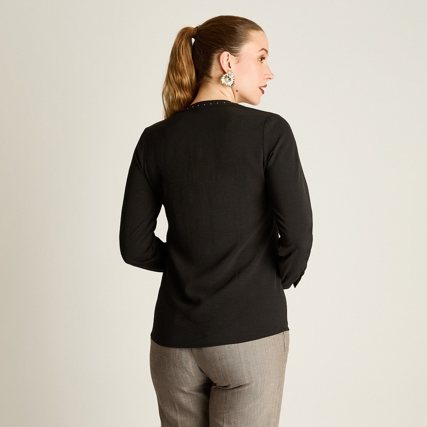 Blusa Negro Manga Larga Elasticidad Nula Sin Forro Calce Normal Tela Plano