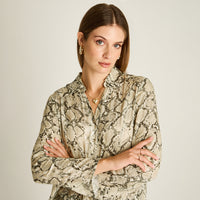 Blusa Pistacho Manga Larga Elasticidad Nula Sin Forro Calce Normal Tela Plano