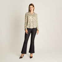 Blusa Pistacho Manga Larga Elasticidad Nula Sin Forro Calce Normal Tela Plano