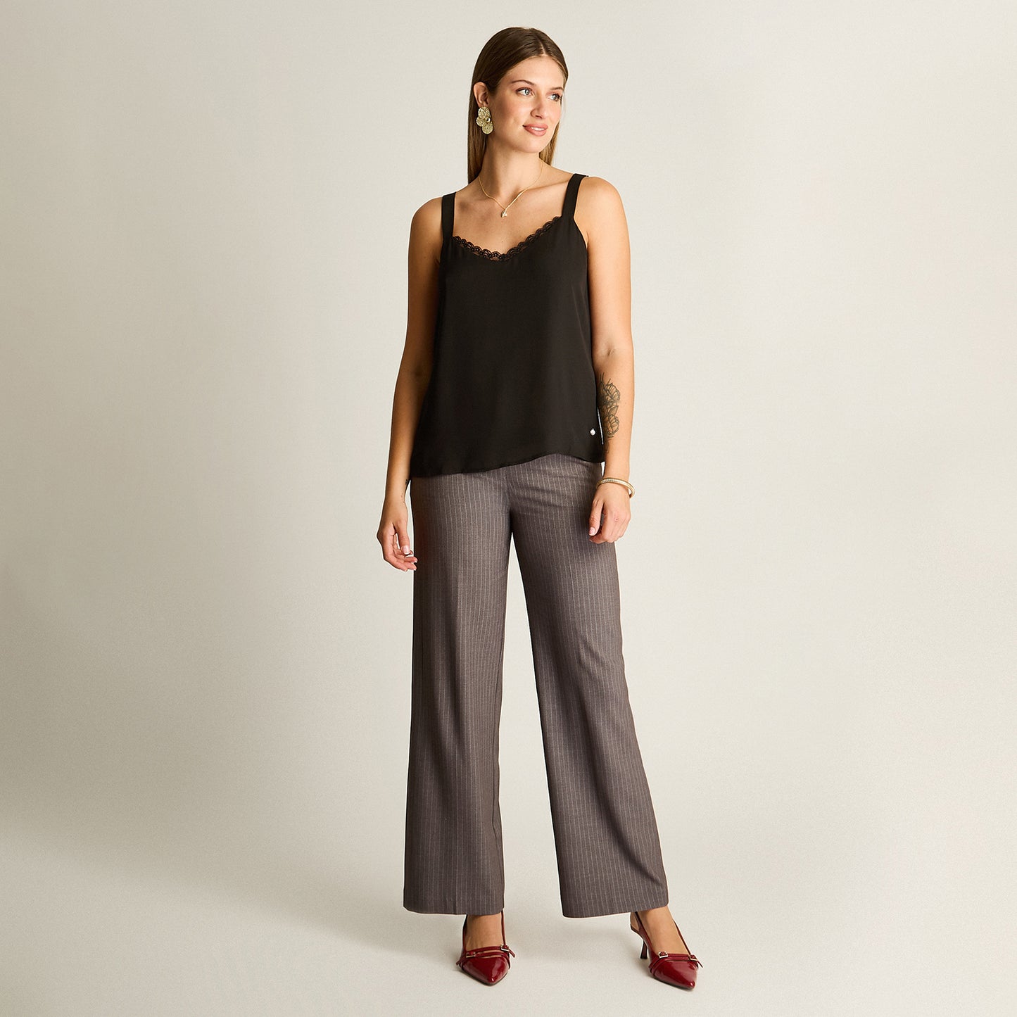 Blusa Negro Sin Mangas Elasticidad Nula Sin Forro Calce Normal Tela Plano