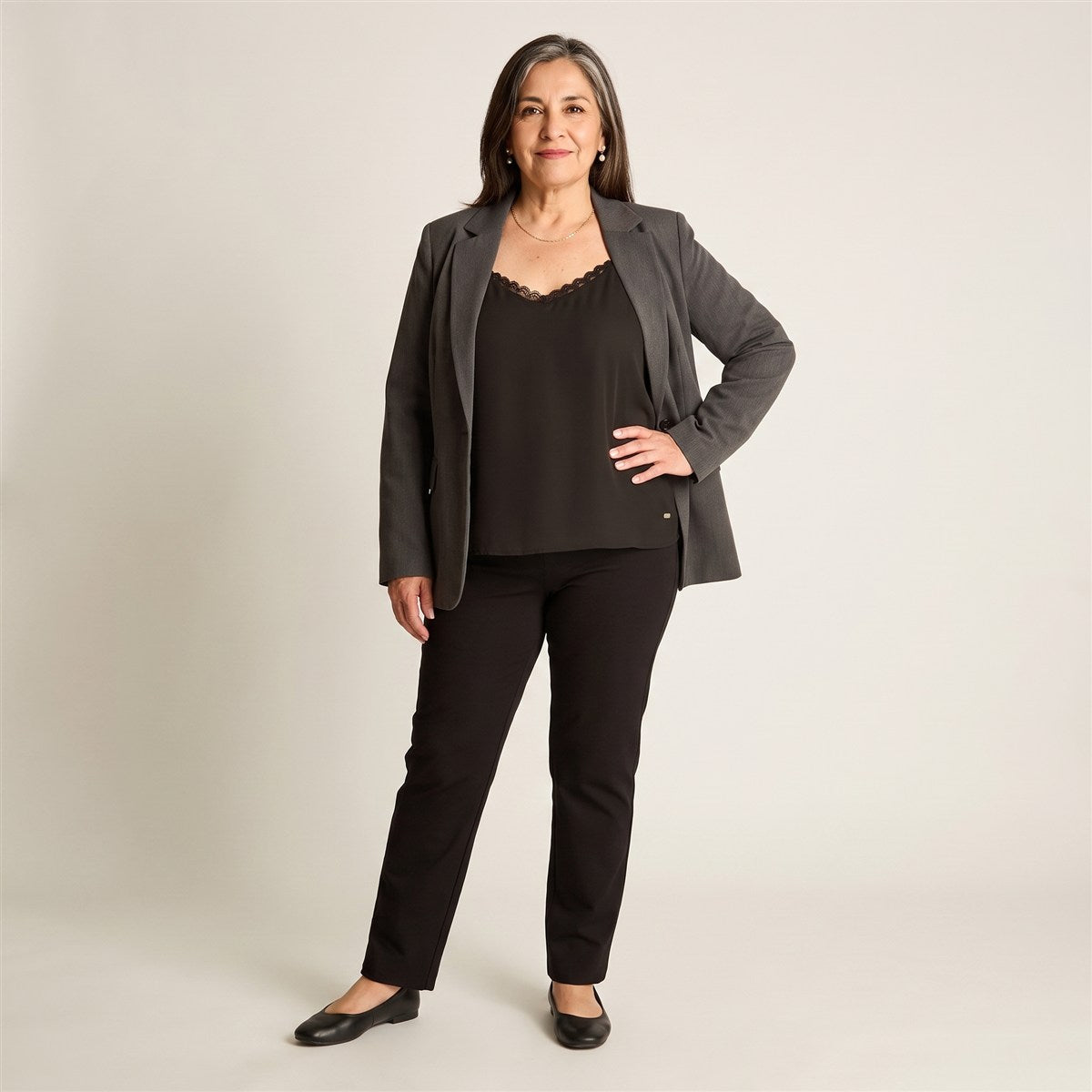 Blusa Pabilo Lencera Negra con Tirantes Ajustables en modelo adulta