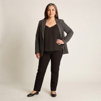 Blusa Pabilo Lencera Negra con Tirantes Ajustables en modelo adulta