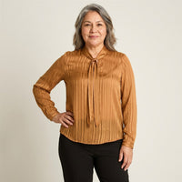 Blusa Toffee con Rayas en Relieve y Lazo en Cuello en modelo adulta