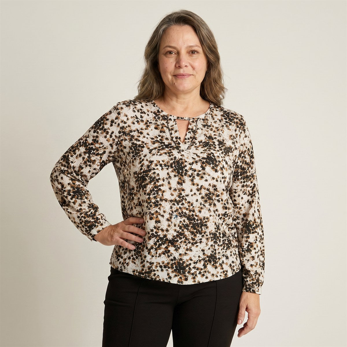 Blusa Crudo Estampada Escote Redondo en modelo adulta