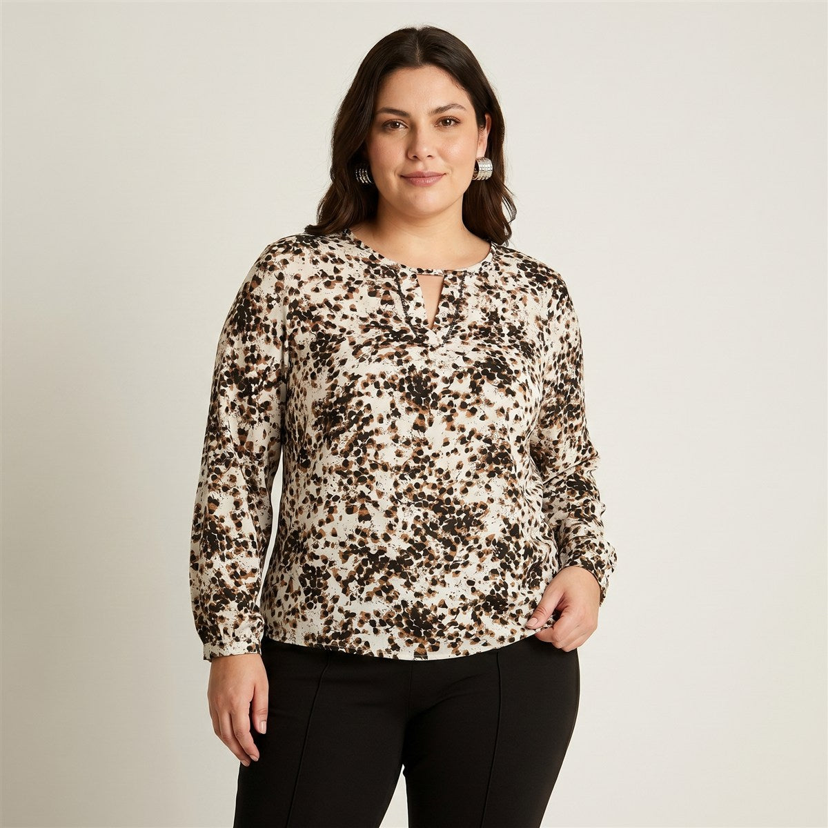 Blusa Crudo Estampada Escote Redondo en modelo plus size
