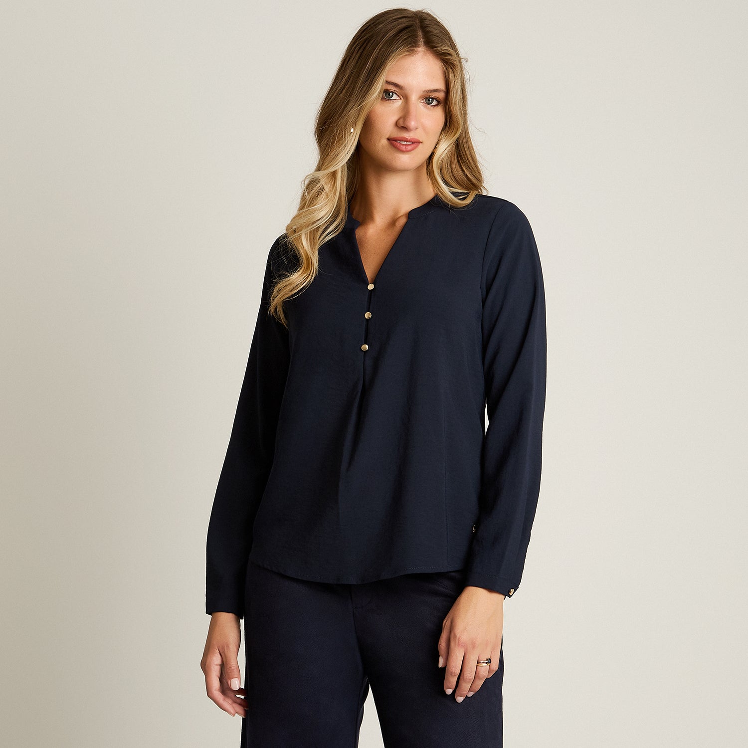 Blusa Azul Manga Larga Elasticidad Nula Sin Forro Calce Normal Tela Plano