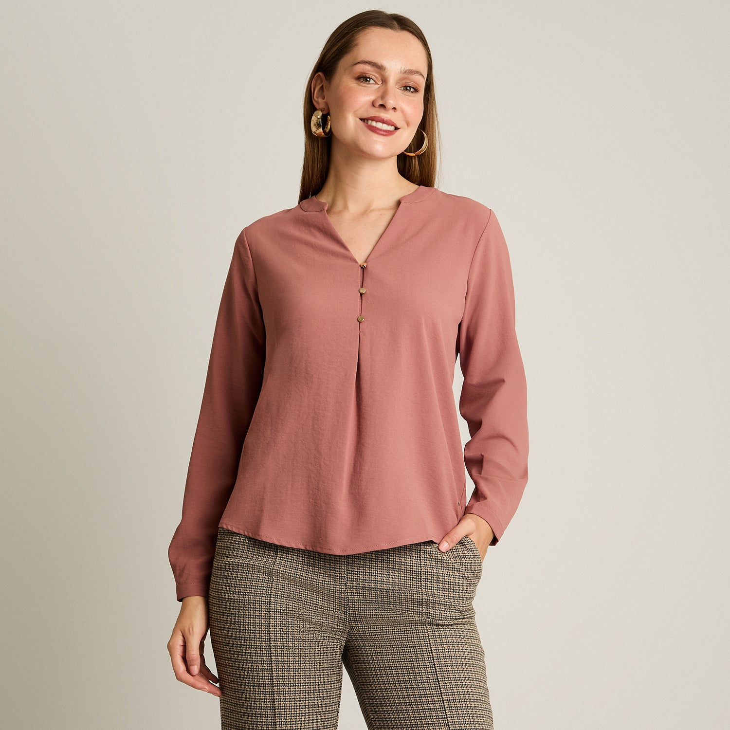 Blusa Rosado Manga Larga Elasticidad Nula Sin Forro Calce Normal Tela Plano