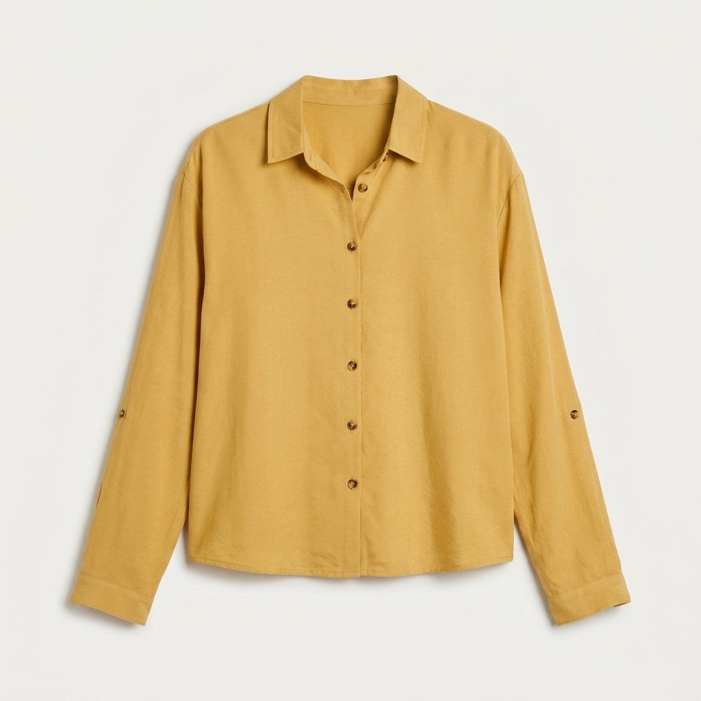 Blusa Mostaza Abotonada con Cuello Camisero en plano