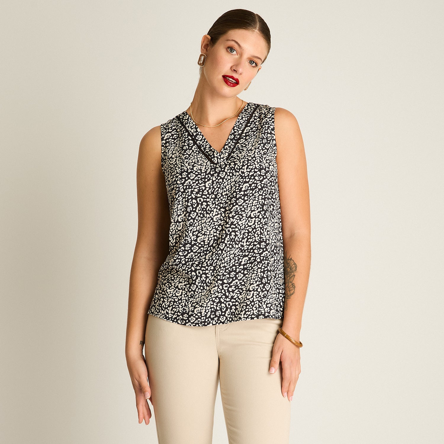 Blusa Negro Sin Mangas Elasticidad Nula Sin Forro Calce Normal Tela Plano
