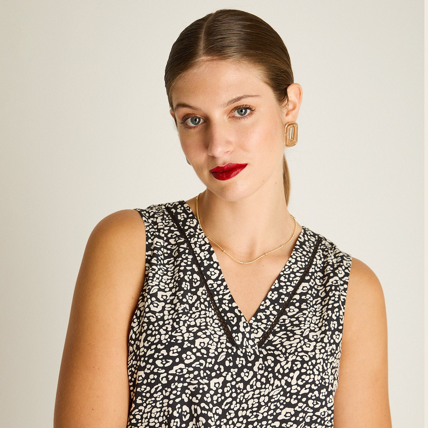 Blusa Negro Sin Mangas Elasticidad Nula Sin Forro Calce Normal Tela Plano
