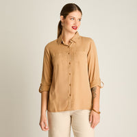 Blusa Camel Manga Larga Elasticidad Nula Sin Forro Calce Normal Tela Plano