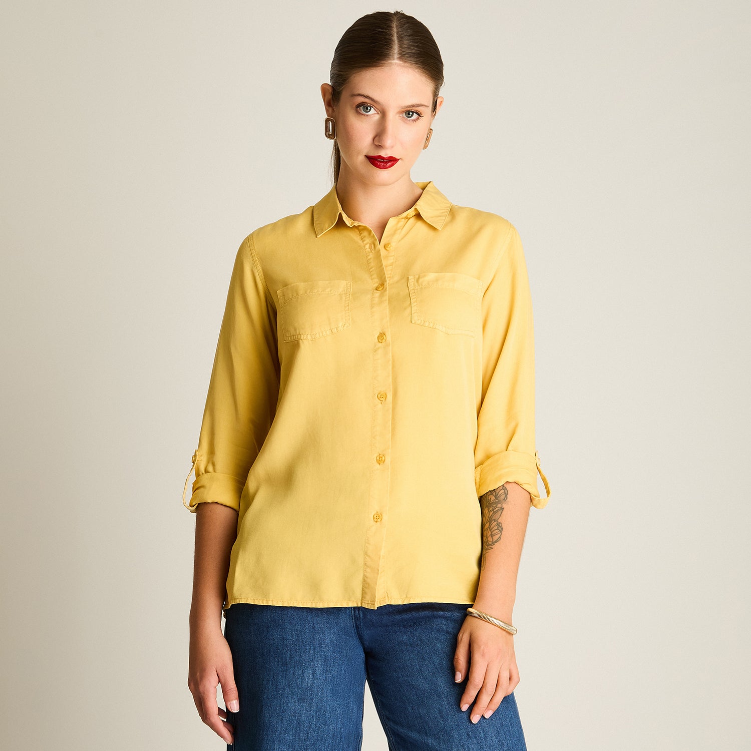 Blusa Mostaza Manga Larga Elasticidad Nula Sin Forro Calce Normal Tela Plano