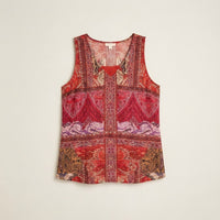 Blusa Terracota Sin Mangas con Detalle de Macramé en Escote en plano