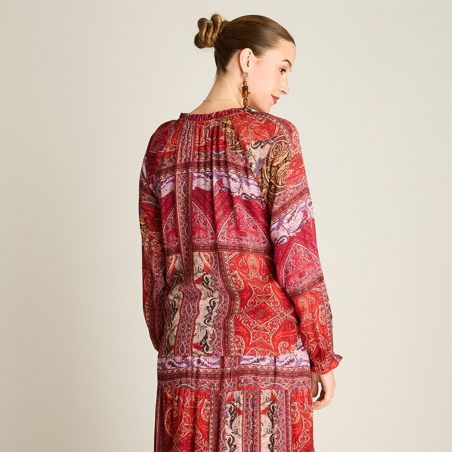 Blusa Terracota Manga Larga Elasticidad Nula Sin Forro Calce Normal Tela Plano