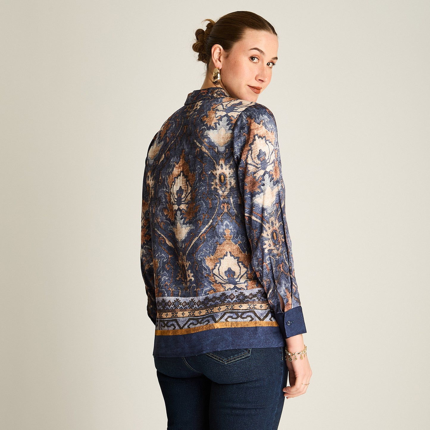 Blusa Azul Manga Larga Elasticidad Nula Sin Forro Calce Normal Tela Plano