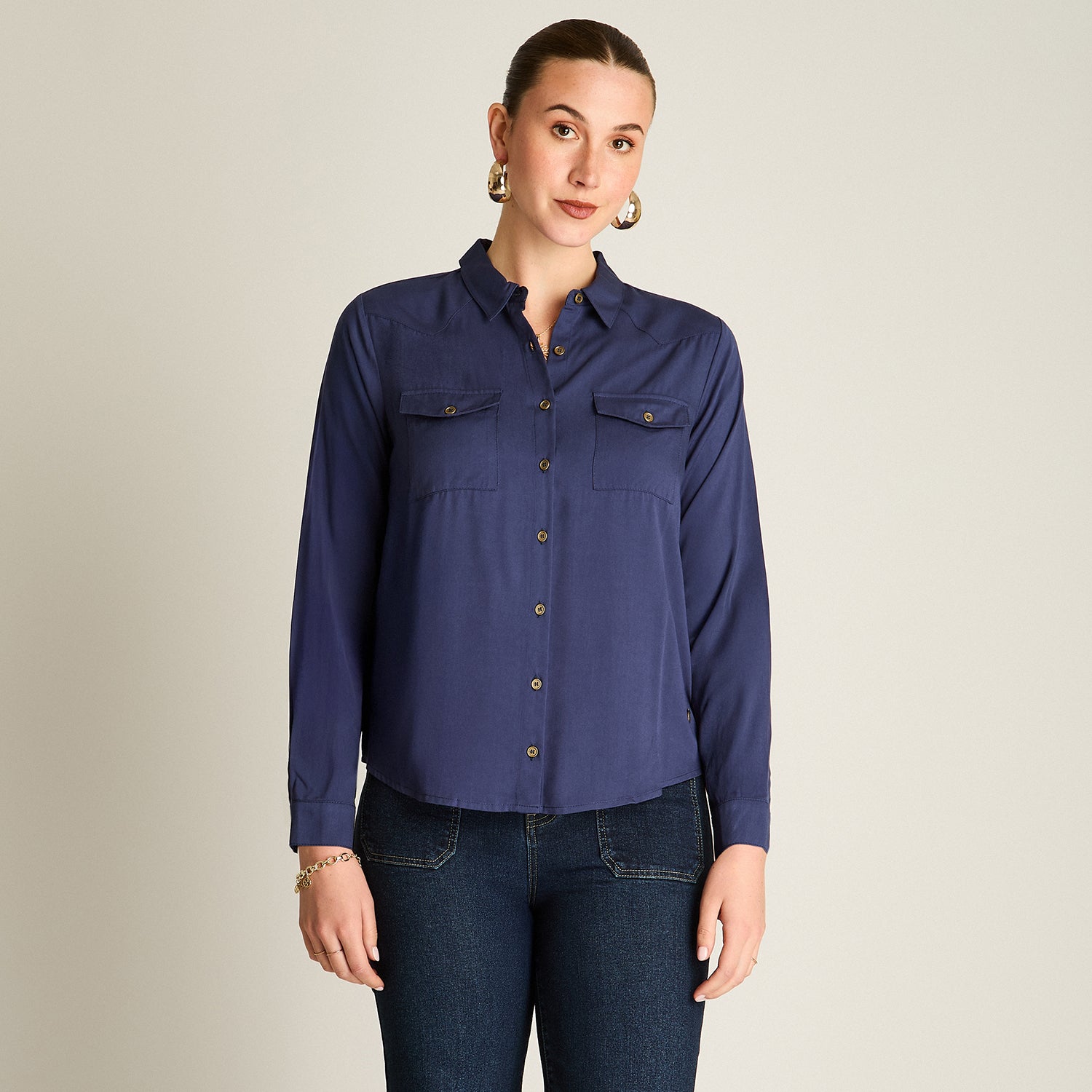 Blusa Azul Manga Larga Elasticidad Baja Sin Forro Calce Normal Tela Punto Y Plano