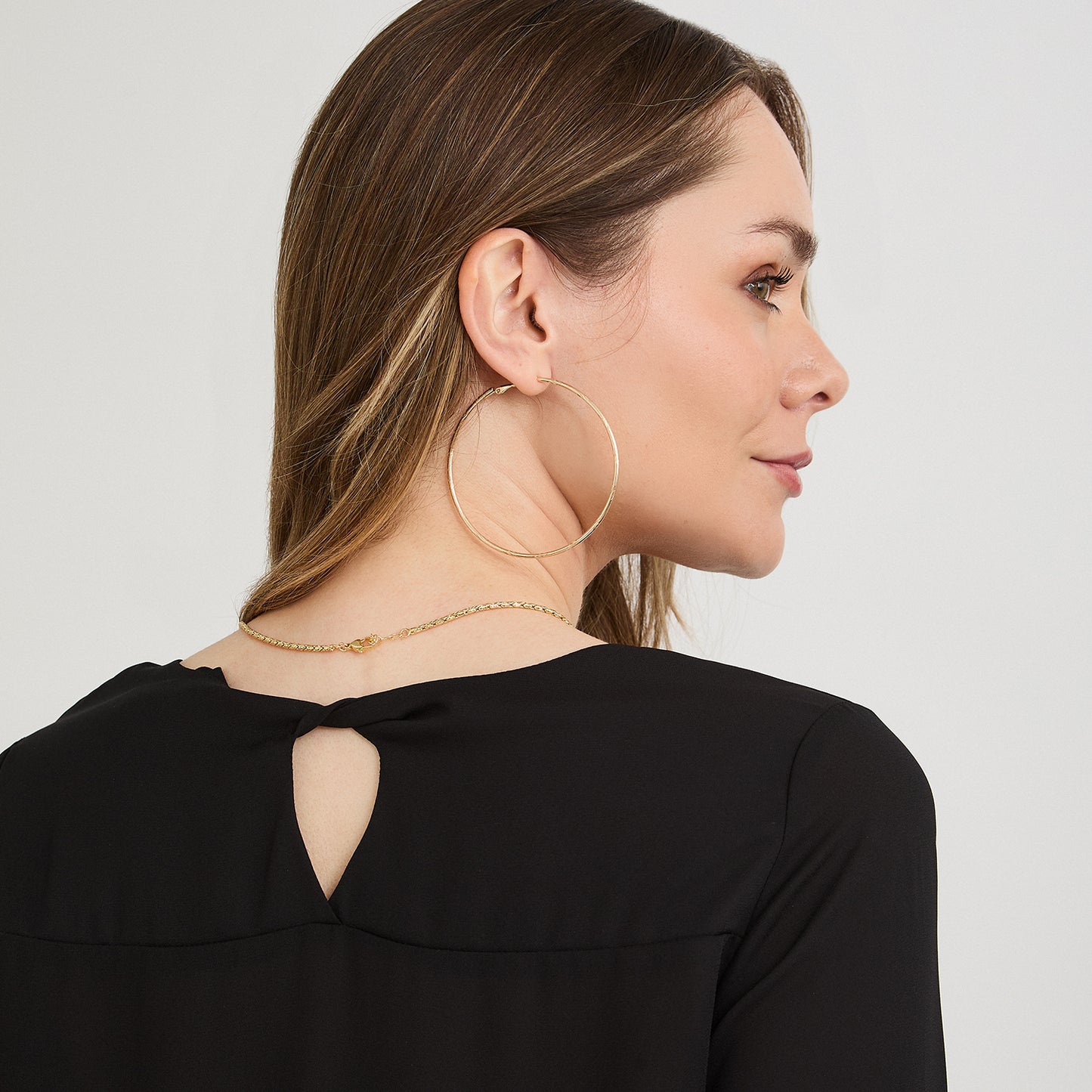 Blusa Lisa Escote Redondo Manga Roll Up Negro