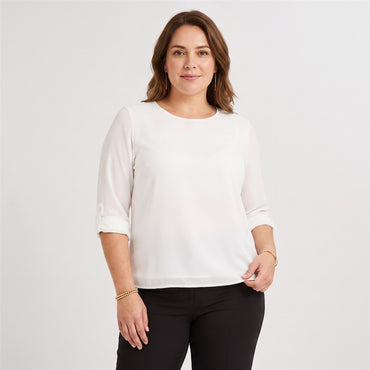 Blusa Lisa Escote Redondo Manga Roll Up Blanco en modelo plus size