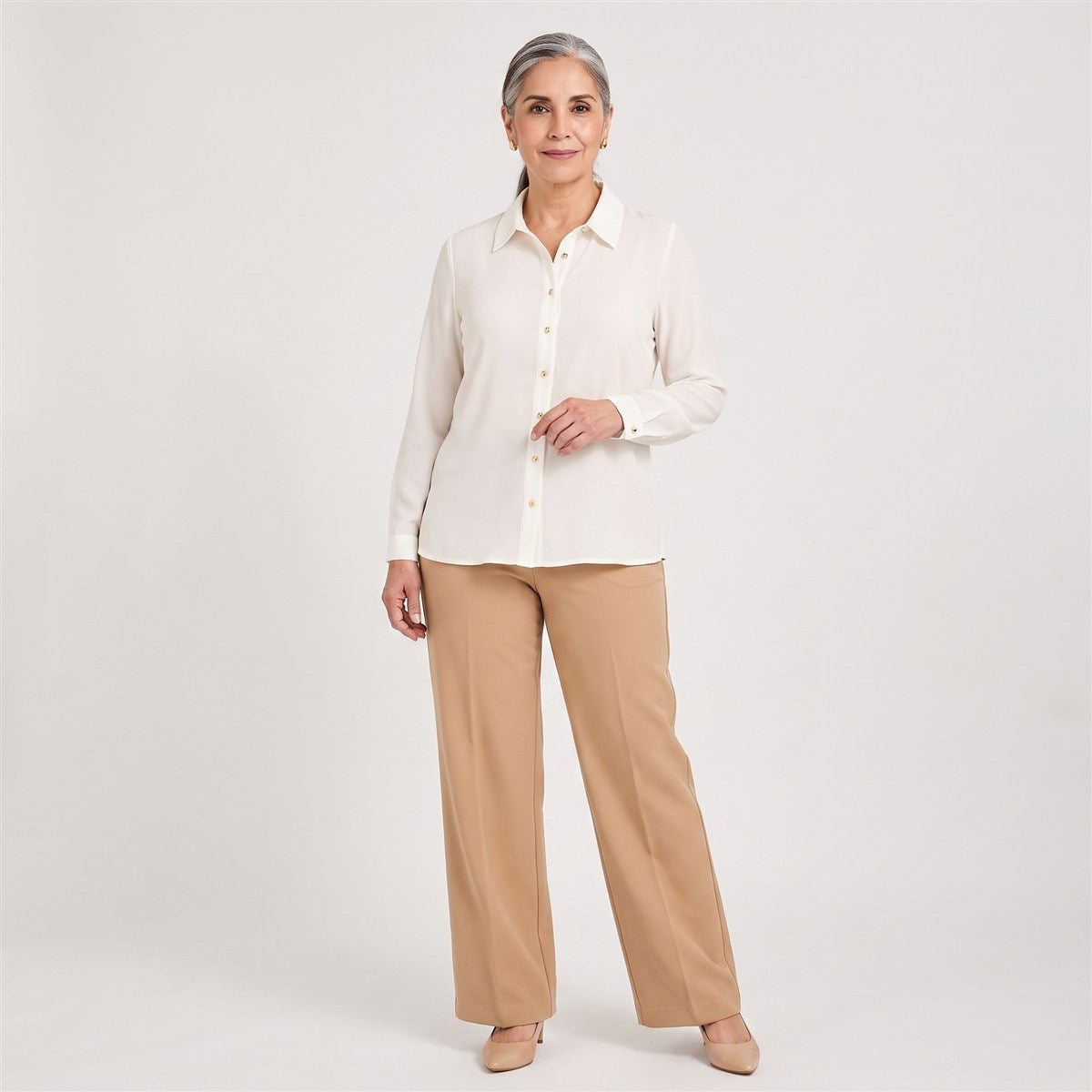 Blusa Manga Larga con Botones Blanco en modelo adulta