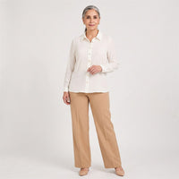 Blusa Manga Larga con Botones Blanco en modelo adulta