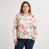 Blusa Manga Larga con Botones Rosado en modelo plus size