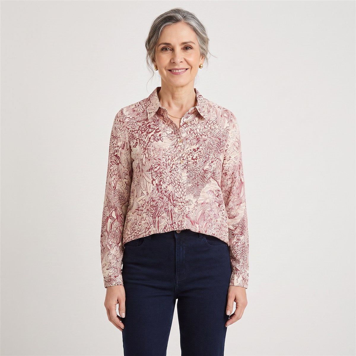 Blusa Manga Larga con Botones Rojo en modelo adulta