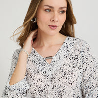 Blusa Manga Larga Escote V Estampada Crudo