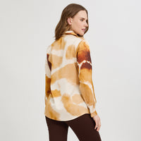 Blusa Manga Larga de Satin con Botones Estampada Terracota