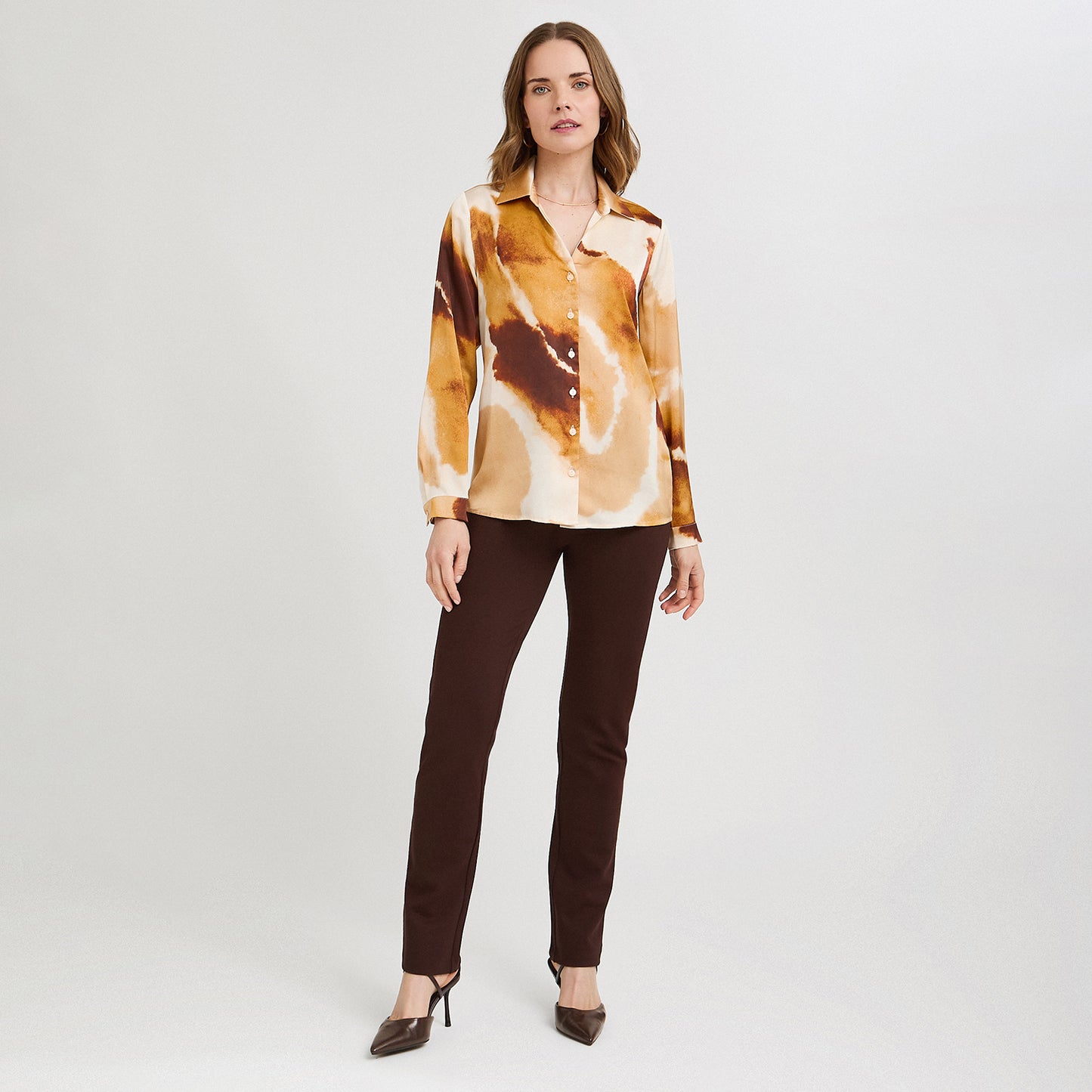 Blusa Manga Larga de Satin con Botones Estampada Terracota