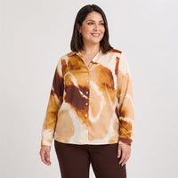 Blusa Manga Larga de Satin con Botones Estampada Terracota en modelo plus size