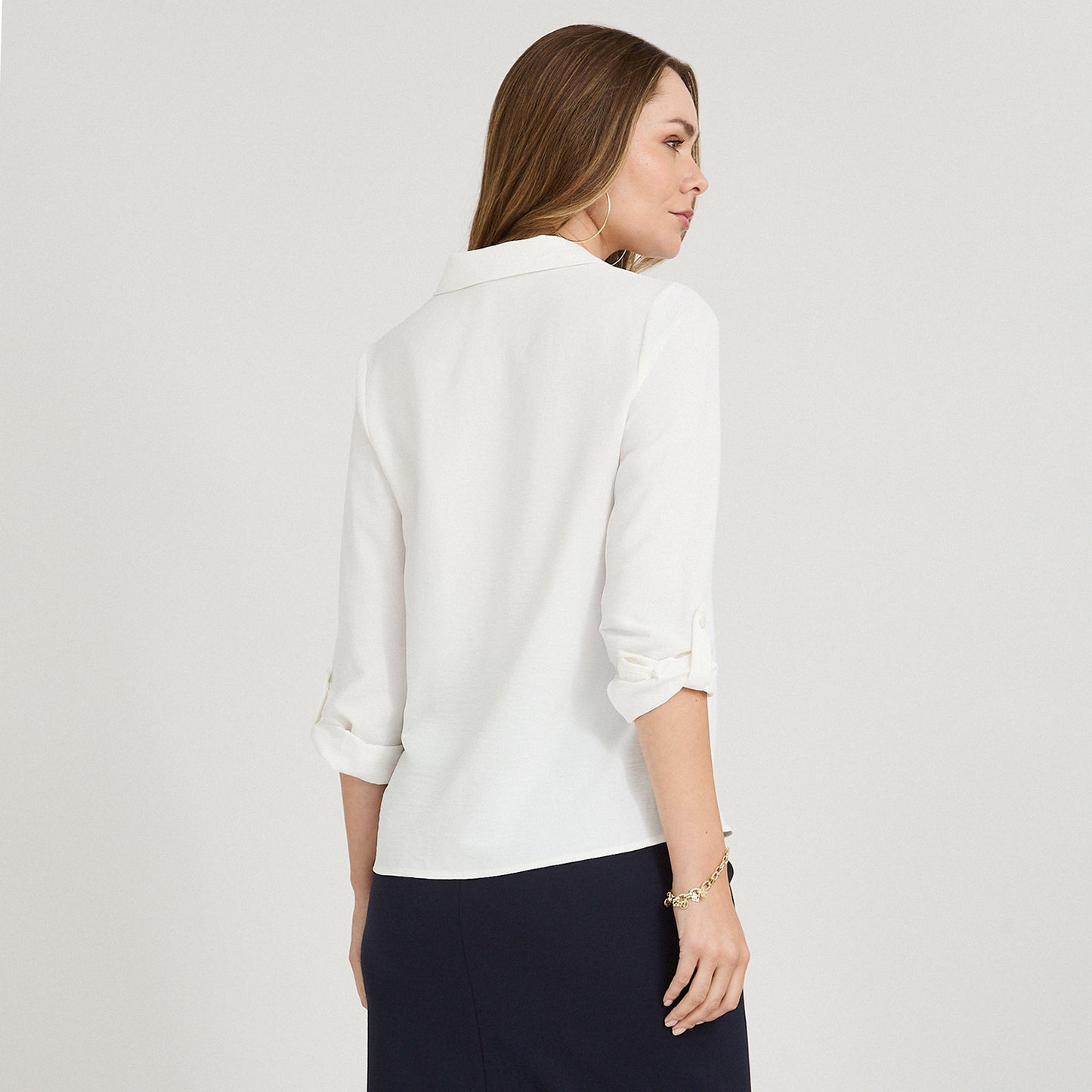 Blusa Manga Roll Up con Botones en Escote Crudo