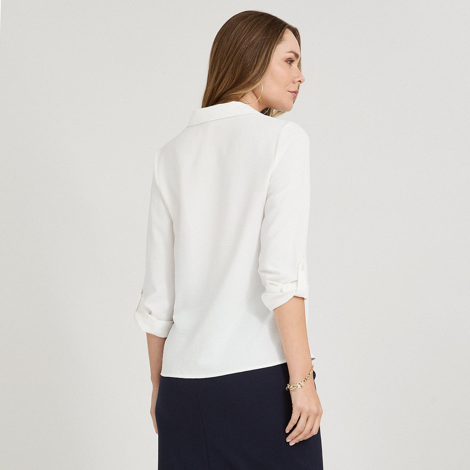 Blusa Manga Roll Up con Botones en Escote Crudo