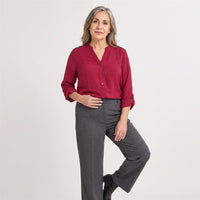 Blusa Manga Larga con Botones Frontales Rojo en modelo adulta