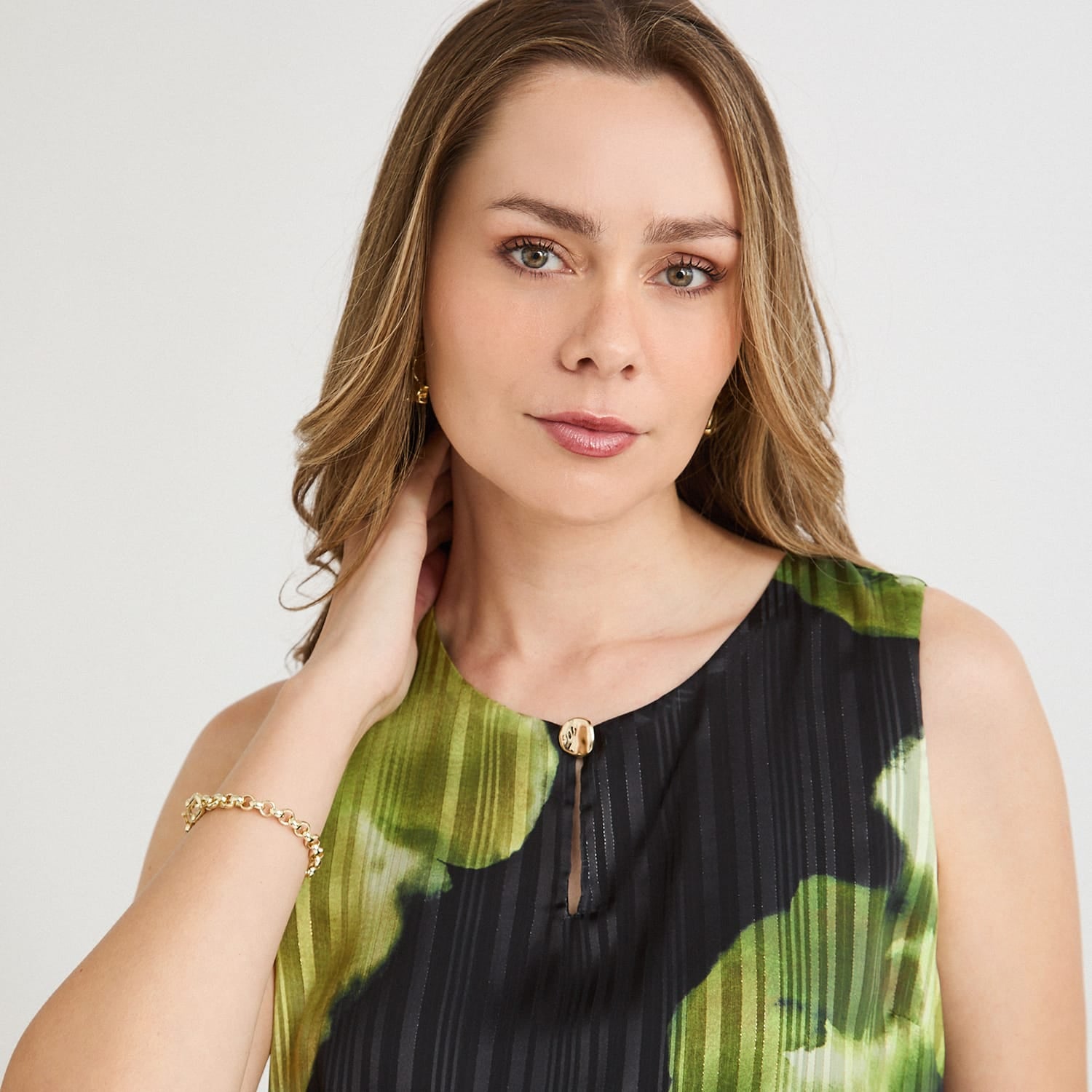 Blusa sin Mangas con Botón Estampada Verde