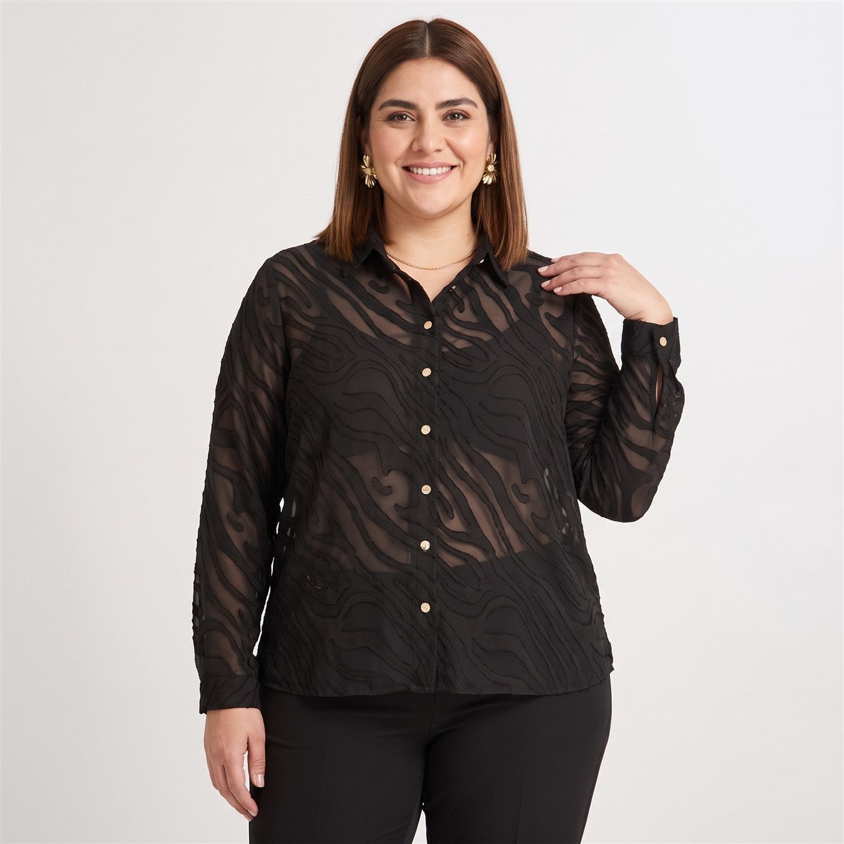 Blusa de Fantasía Negro en modelo plus size
