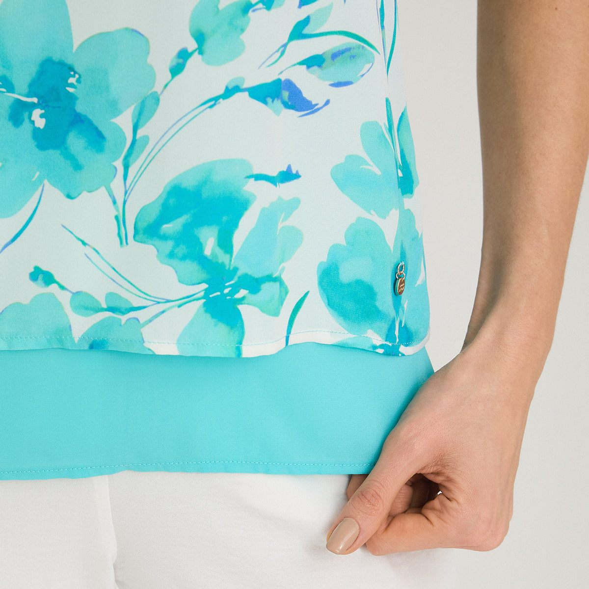 Blusa con Faldón Manga Corta Celeste