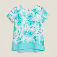 Blusa con Faldón Manga Corta Celeste en plano
