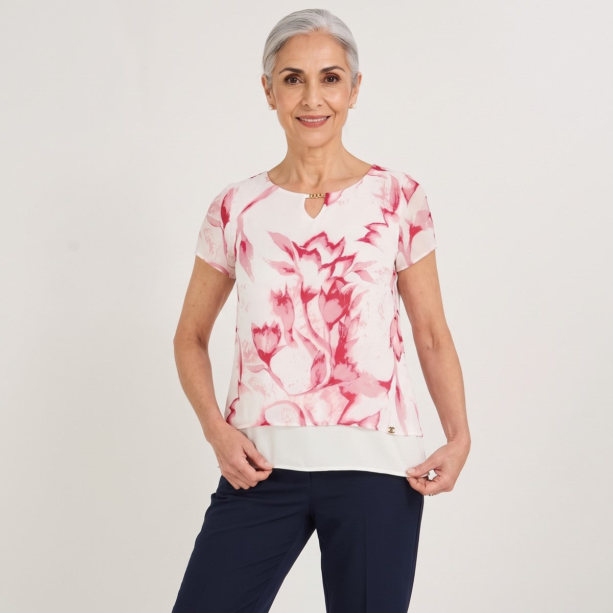 Blusa con Faldón Manga Corta Rojo en modelo adulta
