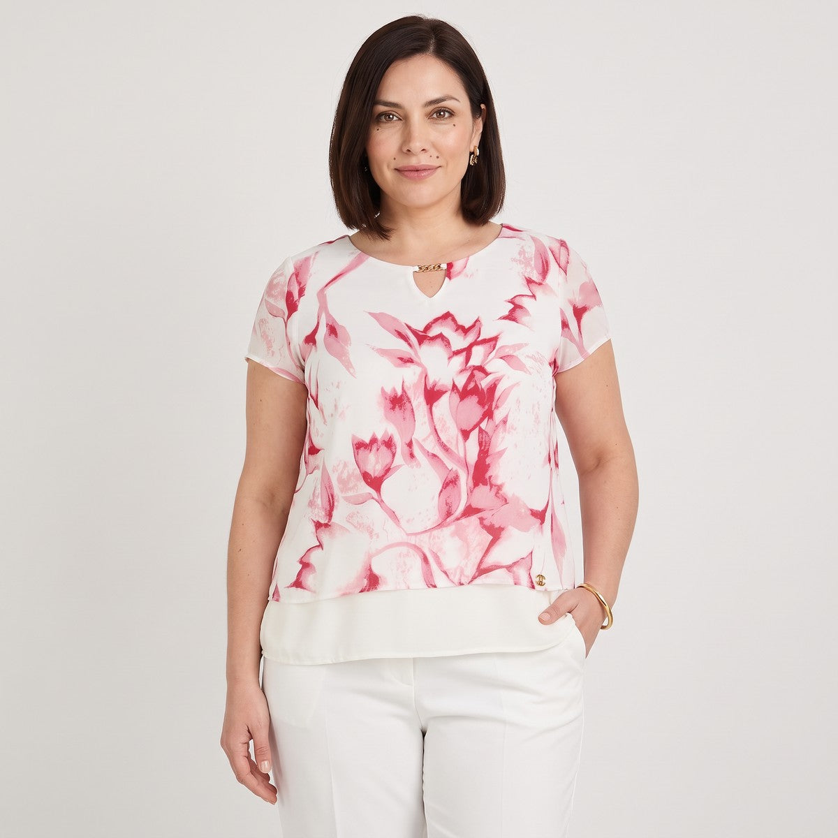 Blusa con Faldón Manga Corta Rojo en modelo plus size