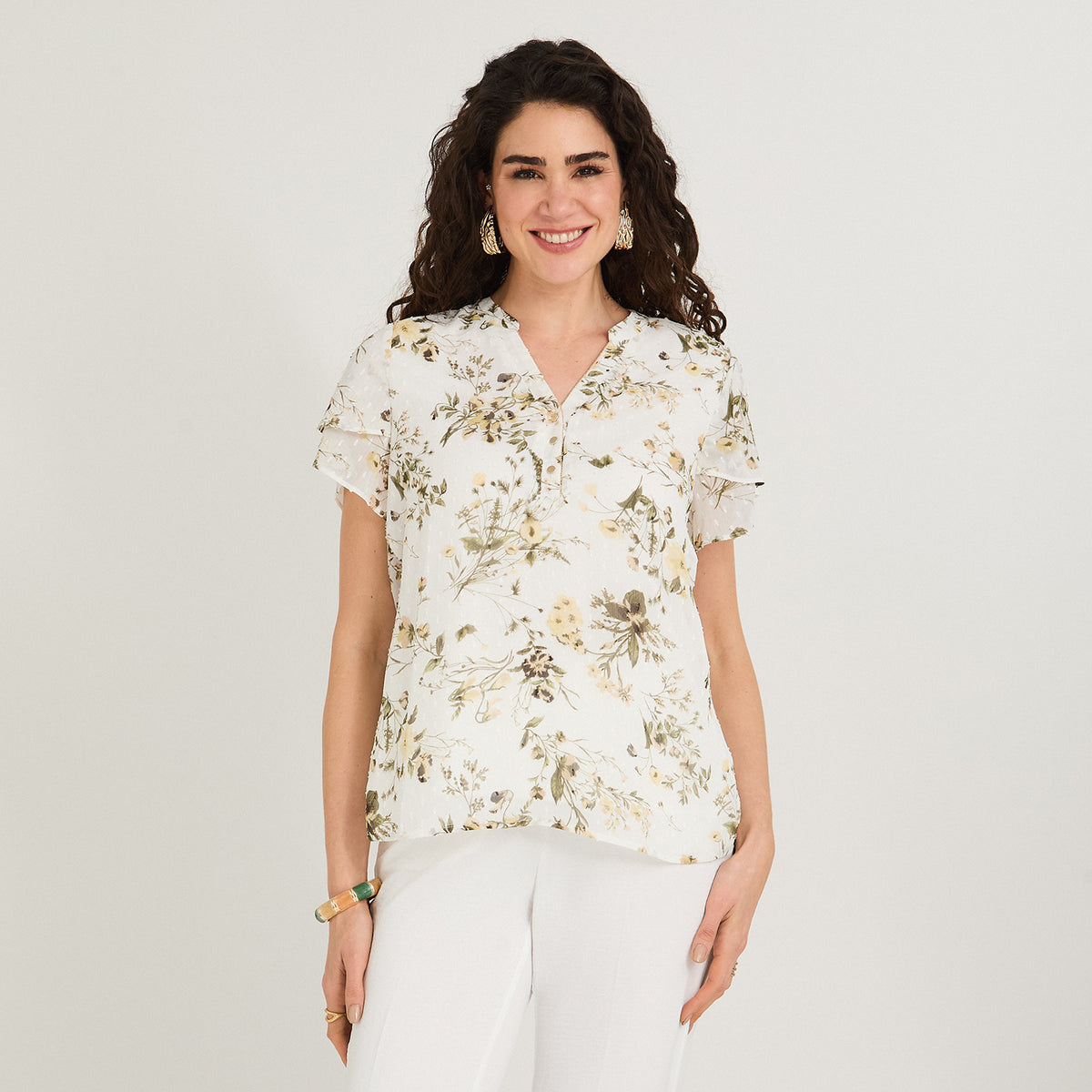 Blusa Manga Corta Aplicación en Escote Crudo