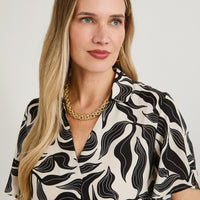 Blusa Manga Corta Cuello Camisero Negro