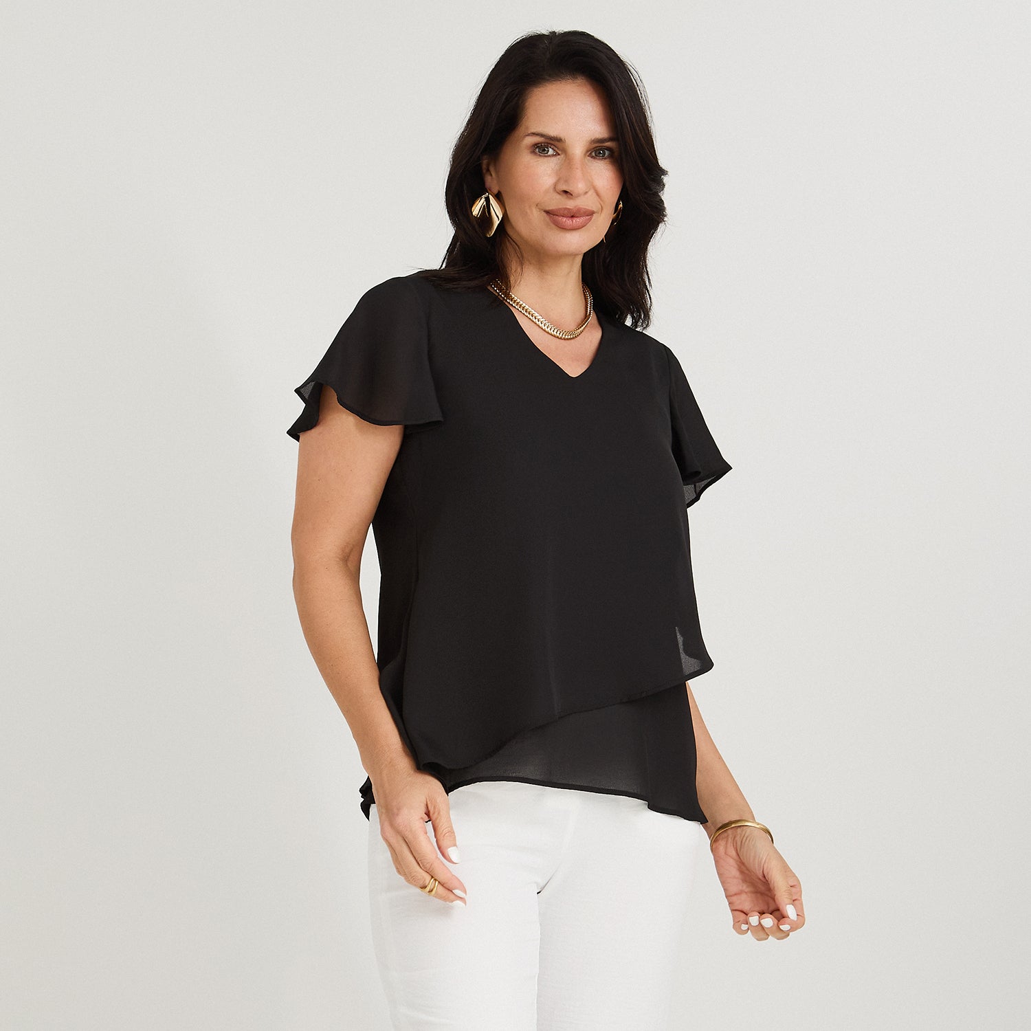 Blusa Escote V con Capas Negro