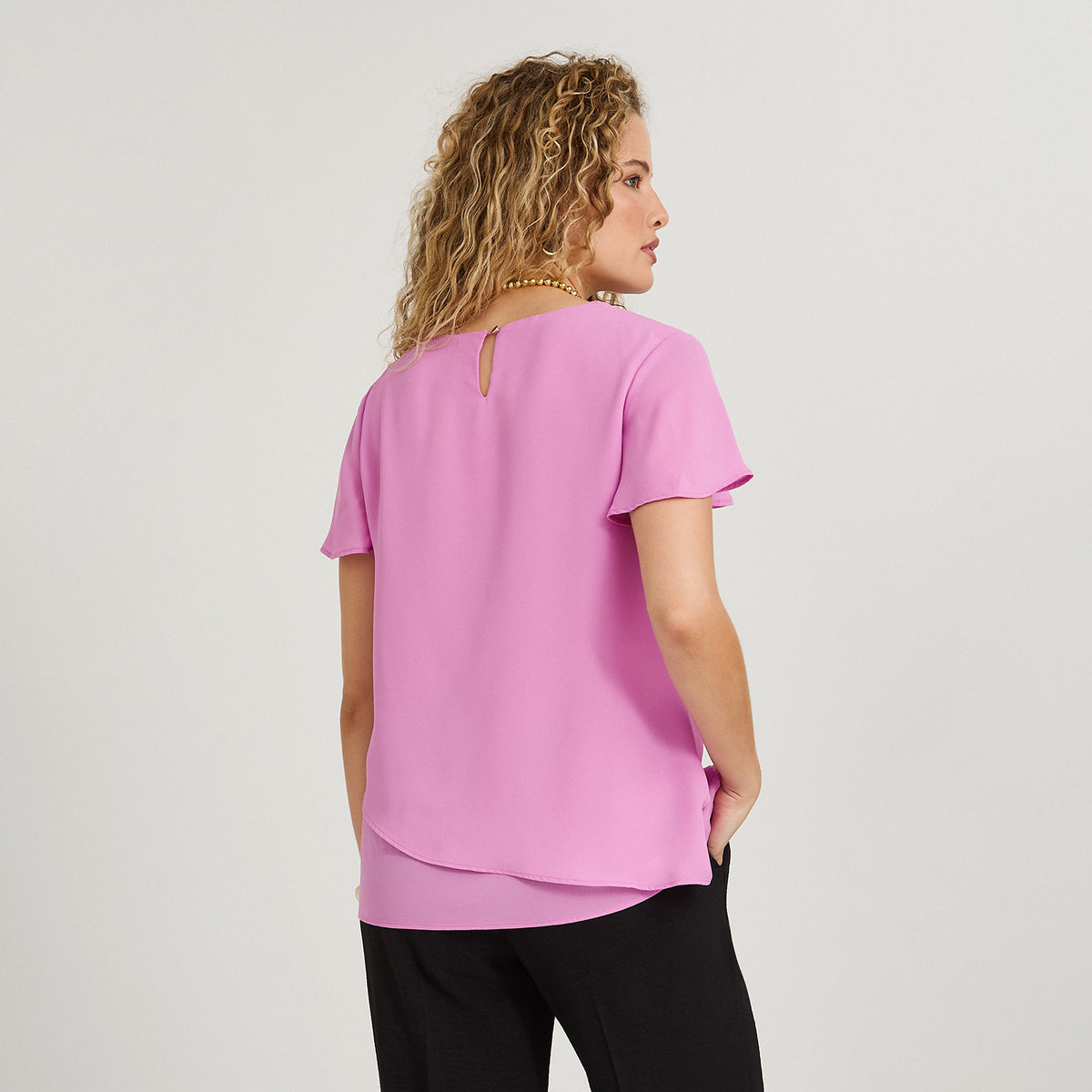Blusa Escote V con Capas Rosado